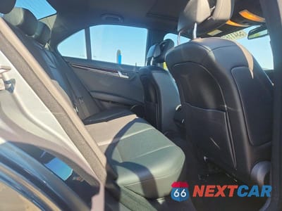 Zdjęcie 10 z 12 samochodu: 2012 MERCEDES-BENZ C 250 VIN:WDDGF4HB8CR228568 - miniatura