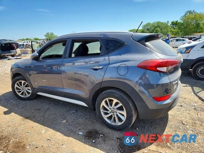 Drugie zdjęcie samochodu z przodu: 2017 HYUNDAI TUCSON SE VIN:KM8J33A41HU596234 - miniatura