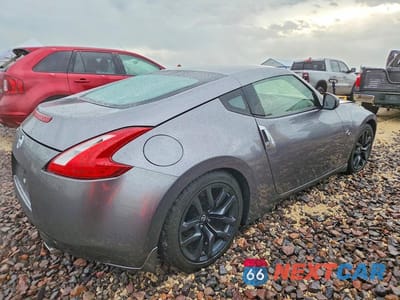 Trzecie zdjęcie samochodu z tyłu: 2016 NISSAN 370Z BASE VIN:JN1AZ4EH9GM934390 - miniatura