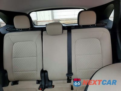 Zdjęcie 10 z 13 samochodu: 2022 FORD ESCAPE SE VIN:1FMCU9G63NUB53838 - miniatura