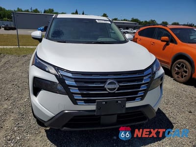Piąte zdjęcie samochodu w środku: 2025 NISSAN ROGUE SV VIN:5N1BT3BBXSC766704 - miniatura