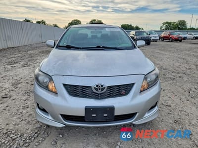 Piąte zdjęcie samochodu w środku: 2010 TOYOTA COROLLA S VIN:1NXBU4EE4AZ259797 - miniatura