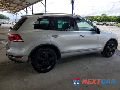 Trzecie zdjęcie samochodu z tyłu: 2012 VOLKSWAGEN TOUAREG V6 TDI VIN:WVGFK9BP6CD005330 - miniatura