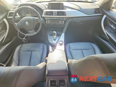Zdjęcie 8 z 12 samochodu: 2017 BMW 320 XI VIN:WBA8E5G3XHNU45178 - miniatura
