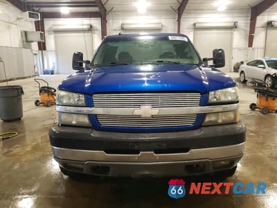Piąte zdjęcie samochodu w środku: 2003 CHEVROLET SILVERADO K2500 HEAVY DUTY VIN:1GCHK29103E344391 - miniatura