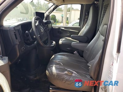 Zdjęcie 7 z 12 samochodu: 2012 CHEVROLET EXPRESS G2500 VIN:1GCWGGCA4C1156737 - miniatura