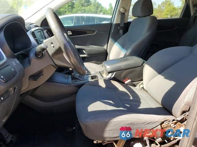Zdjęcie 7 z 13 samochodu: 2018 KIA SORENTO LX V6 VIN:5XYPG4A53JG366381 - miniatura