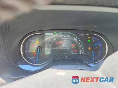 Zdjęcie 9 z 13 samochodu: 2019 TOYOTA RAV4 XSE VIN:JTMEWRFV8KJ008842 - miniatura