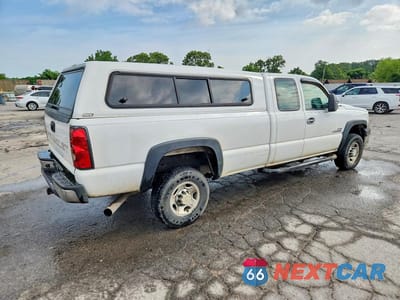 Trzecie zdjęcie samochodu z tyłu: 2006 CHEVROLET SILVERADO C2500 HEAVY DUTY VIN:1GCHC29D66E189101 - miniatura