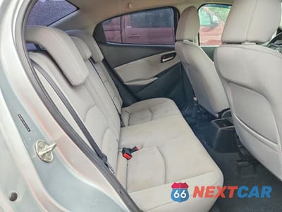 Zdjęcie 10 z 12 samochodu: 2019 TOYOTA YARIS LE VIN:3MYDLBYV2KY517539 - miniatura