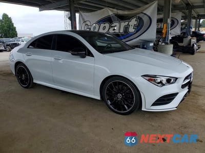Czwarte zdjęcie samochodu z boku: 2020 MERCEDES-BENZ CLA 250 VIN:WDD5J4GBXLN061774 - miniatura