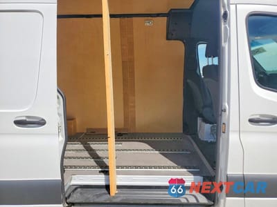 Zdjęcie 11 z 14 samochodu: 2020 MERCEDES BENZ SPRINTER 2500 DELIVERY VAN VIN:W1W4DDHYXLT043632 - miniatura
