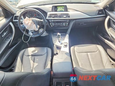 Zdjęcie 8 z 12 samochodu: 2018 BMW 320 XI VIN:WBA8A3C51JA505465 - miniatura