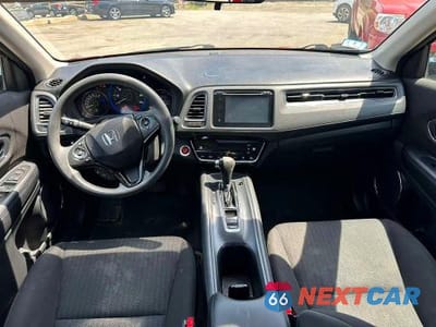Zdjęcie 6 z 10 samochodu: 2018 HONDA HR-V EX VIN:3CZRU6H54JM717508 - miniatura