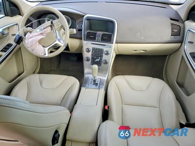 Zdjęcie 8 z 13 samochodu: 2012 VOLVO XC60 T6 VIN:YV4902DZ4C2310556 - miniatura
