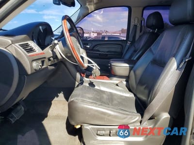 Zdjęcie 7 z 13 samochodu: 2007 CADILLAC ESCALADE ESV VIN:1GYFK66897R257274 - miniatura