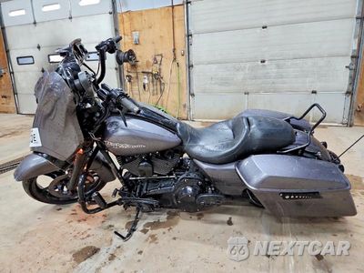 Trzecie zdjęcie samochodu z tyłu: 2015 HARLEY-DAVIDSON FLHXS STREET GLIDE SPECIAL VIN:1HD1KRM15FB605746 - miniatura