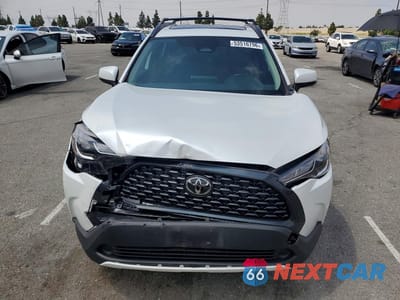 Piąte zdjęcie samochodu w środku: 2024 TOYOTA COROLLA CROSS LE VIN:7MUBAAAG2RV115027 - miniatura