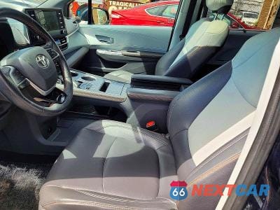 Piąte zdjęcie samochodu w środku: 2021 TOYOTA SIENNA LE VIN:5TDGRKEC7MS018548 - miniatura