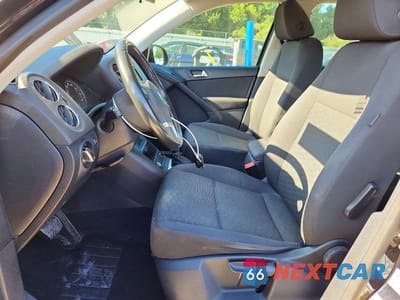 Zdjęcie 7 z 13 samochodu: 2017 VOLKSWAGEN TIGUAN S VIN:WVGAV7AX8HK043703 - miniatura