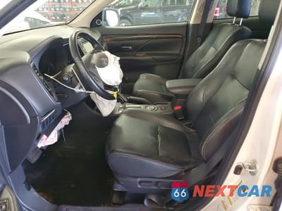 Zdjęcie 7 z 12 samochodu: 2016 MITSUBISHI OUTLANDER GT VIN:JA4JZ4AX2GZ048600 - miniatura