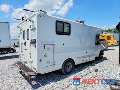 Trzecie zdjęcie samochodu z tyłu: 2017 CHEV EXPRESS G4500 VIN:1HA6GUCG9HN001857 - miniatura