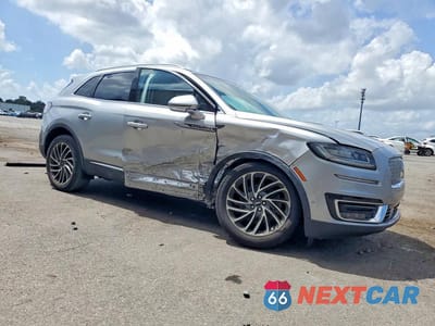 Czwarte zdjęcie samochodu z boku: 2020 LINCOLN NAUTILUS RESERVE VIN:2LMPJ6K90LBL30685 - miniatura