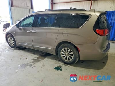 Drugie zdjęcie samochodu z przodu: 2017 CHRYSLER PACIFICA TOURING L VIN:2C4RC1BG4HR733698 - miniatura
