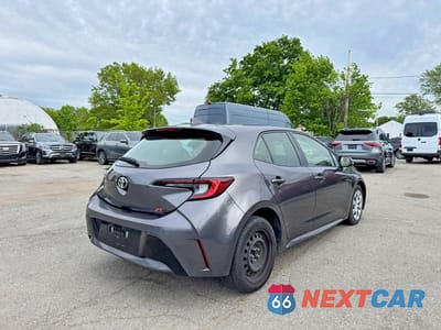 Czwarte zdjęcie samochodu z boku: 2023 TOYOTA COROLLA HATCHBACK SE VIN:JTND4MBE1P3193964 - miniatura