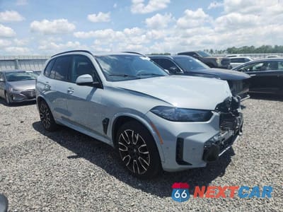 Czwarte zdjęcie samochodu z boku: 2024 BMW X5 XDRIVE50E VIN:5UX43EU07R9T16910 - miniatura