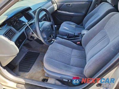 Zdjęcie 7 z 12 samochodu: 2000 TOYOTA CAMRY LE VIN:4T1BG22K9YU008581 - miniatura