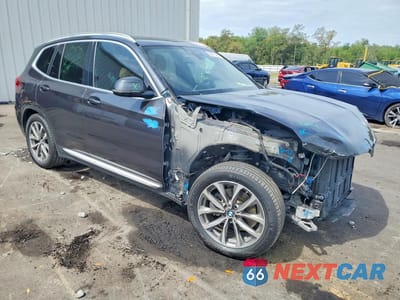 Czwarte zdjęcie samochodu z boku: 2019 BMW X3 SDRIVE30I VIN:5UXTR7C50KLR47977 - miniatura