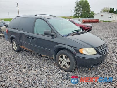 Czwarte zdjęcie samochodu z boku: 2006 DODGE GRAND CARAVAN SXT VIN:2D4GP44L56R824650 - miniatura