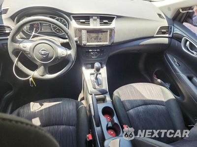 Zdjęcie 8 z 12 samochodu: 2019 NISSAN SENTRA SV VIN:3N1AB7AP4KY371614 - miniatura
