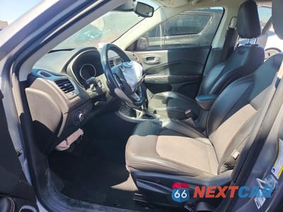 Zdjęcie 7 z 13 samochodu: 2018 JEEP COMPASS LATITUDE VIN:3C4NJCBB2JT368882 - miniatura