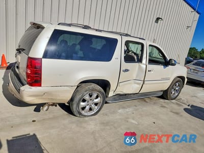 Trzecie zdjęcie samochodu z tyłu: 2008 CHEVROLET SUBURBAN C1500 LS VIN:1GNFC16068R213564 - miniatura