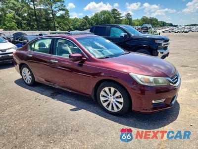 Czwarte zdjęcie samochodu z boku: 2013 HONDA ACCORD EX-L 4D SEDAN VIN:1HGCR3F85DA008808 - miniatura