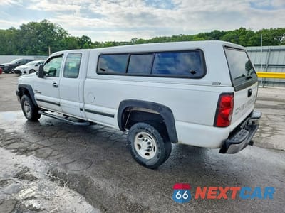 Drugie zdjęcie samochodu z przodu: 2006 CHEVROLET SILVERADO C2500 HEAVY DUTY VIN:1GCHC29D66E189101 - miniatura