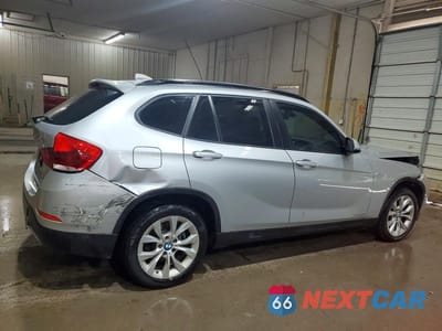 Trzecie zdjęcie samochodu z tyłu: 2014 BMW X1 XDRIVE28I VIN:WBAVL1C51EVY21576 - miniatura