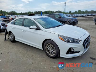 Czwarte zdjęcie samochodu z boku: 2019 HYUNDAI SONATA SE VIN:5NPE24AF8KH782354 - miniatura