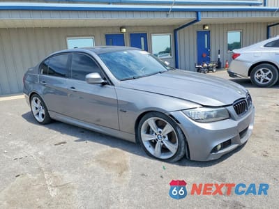 Czwarte zdjęcie samochodu z boku: 2009 BMW 335 I VIN:WBAPM775X9NL88431 - miniatura