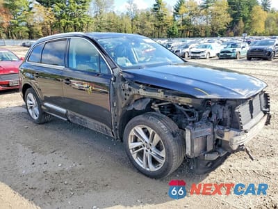 Czwarte zdjęcie samochodu z boku: 2020 AUDI Q7 PREMIUM PLUS VIN:WA1LXAF70LD001353 - miniatura