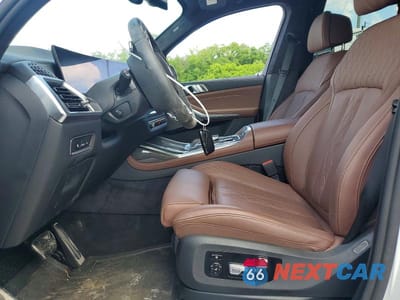Zdjęcie 7 z 12 samochodu: 2026 BMW X7 M60I VIN:5UX33EM03T9123317 - miniatura