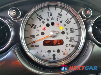 Zdjęcie 9 z 12 samochodu: 2008 MINI COOPER S VIN:WMWRH33508TL96933 - miniatura