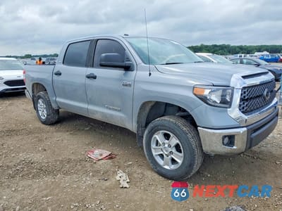 Czwarte zdjęcie samochodu z boku: 2019 TOYOTA TUNDRA CREWMAX SR5 VIN:5TFDW5F14KX804454 - miniatura