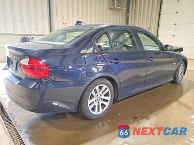 Trzecie zdjęcie samochodu z tyłu: 2006 BMW 325 XI VIN:WBAVD13506KV13931 - miniatura