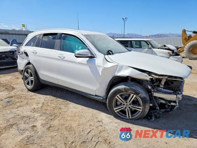 Czwarte zdjęcie samochodu z boku: 2020 MERCEDES-BENZ GLC 300 4MATIC VIN:WDC0G8EB0LF720527 - miniatura