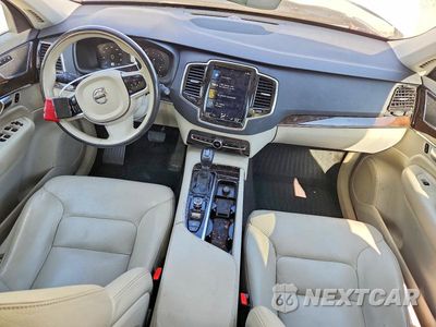 Zdjęcie 8 z 13 samochodu: 2017 VOLVO XC90 T6 VIN:YV4A22PK9H1143372 - miniatura