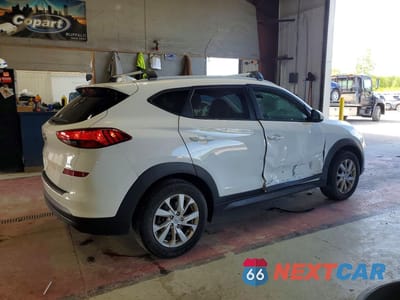 Trzecie zdjęcie samochodu z tyłu: 2019 HYUNDAI TUCSON VALUE VIN:KM8J3CA46KU010442 - miniatura