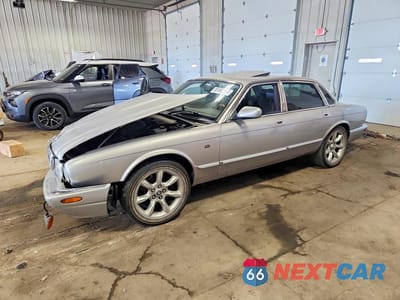2000 JAGUAR XJR SAJDA15B9YMF18129 - główne zdjęcie licytacji z USA - miniatura